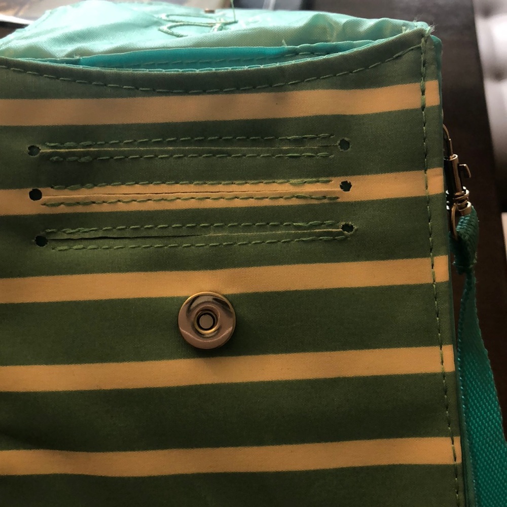 Crossbody - Picture 4 of 4